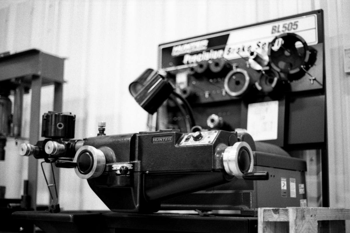 Hunter brake service equipment
